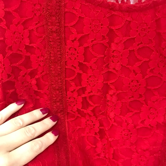 Red lace blouse - Picture 3 of 4